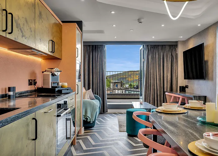 Roomzzz Edinburgh